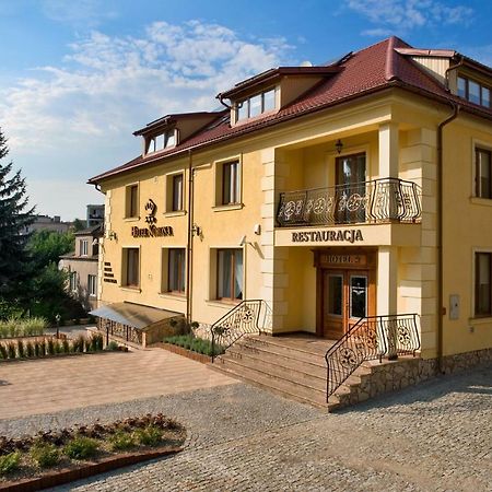 Hotel Korona Сандомир Екстериор снимка