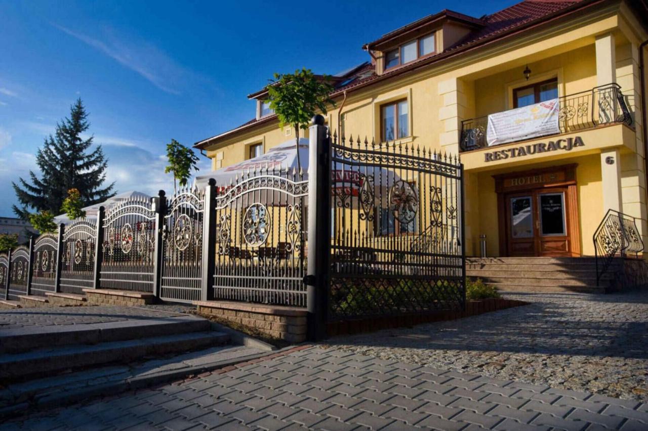 Hotel Korona Сандомир Екстериор снимка