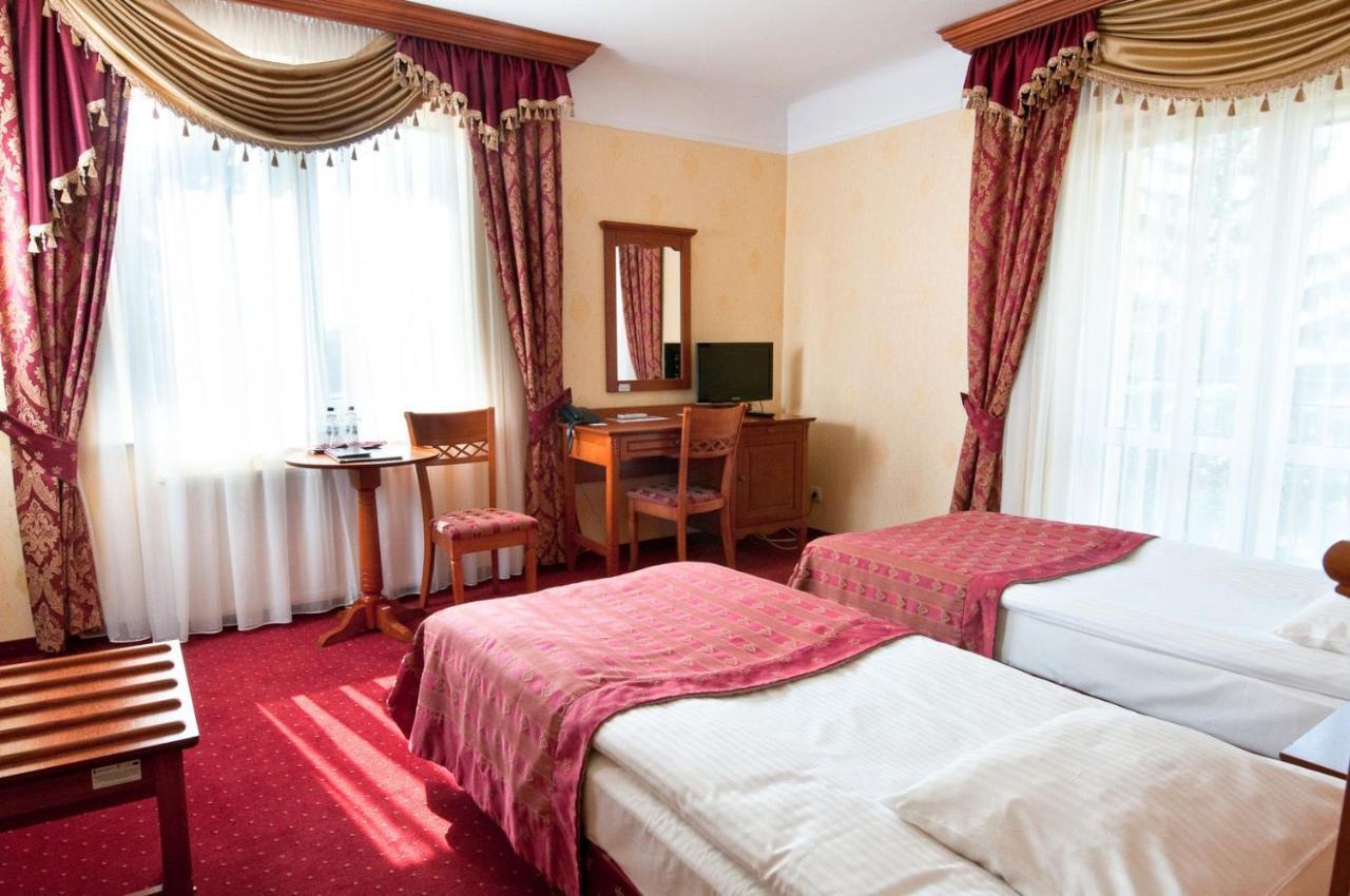 Hotel Korona Сандомир Екстериор снимка