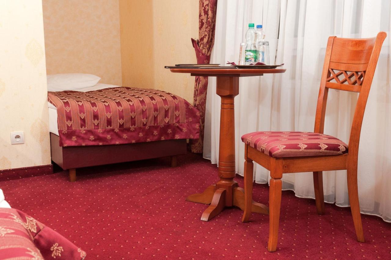 Hotel Korona Сандомир Екстериор снимка