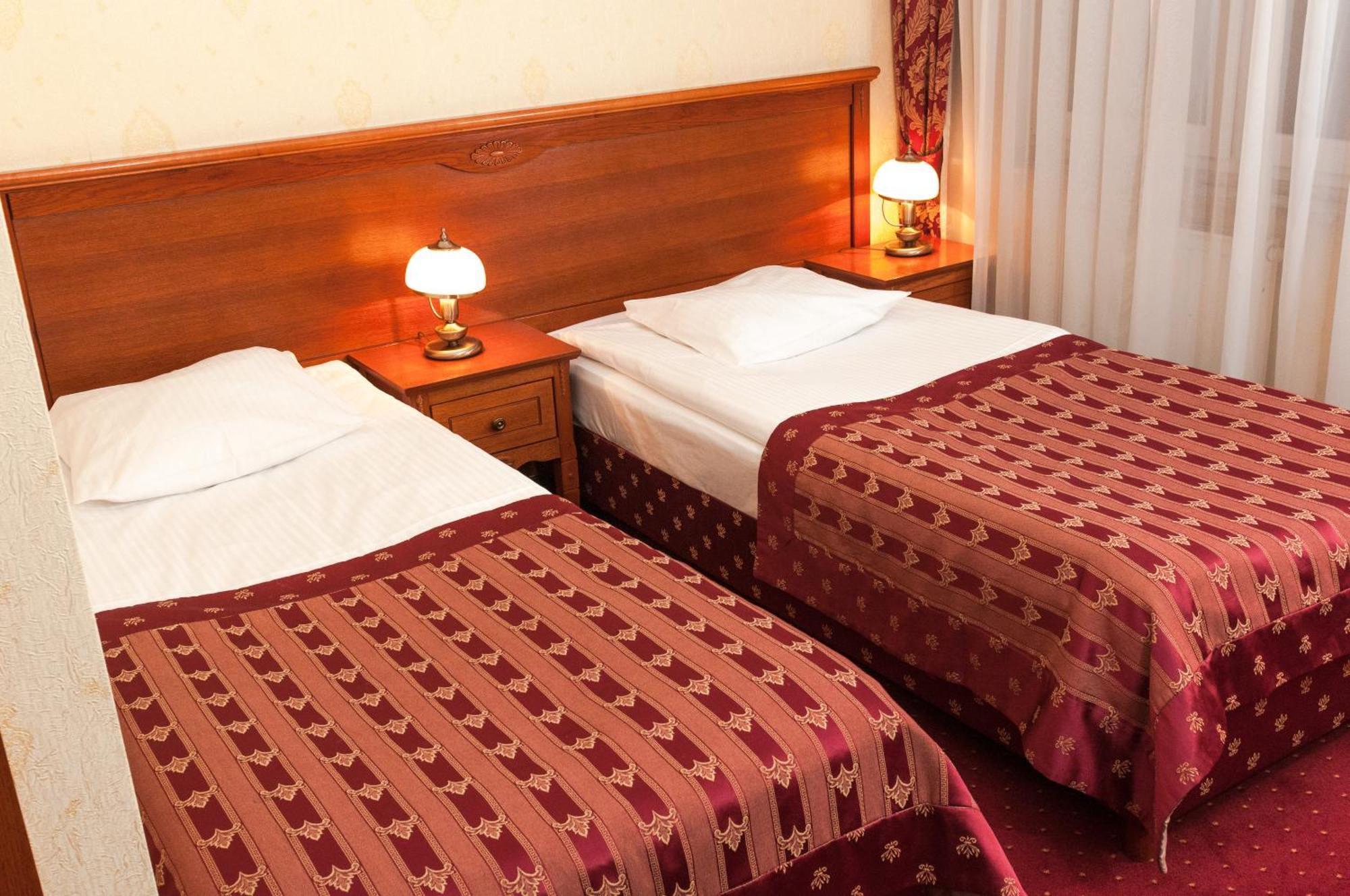 Hotel Korona Сандомир Екстериор снимка