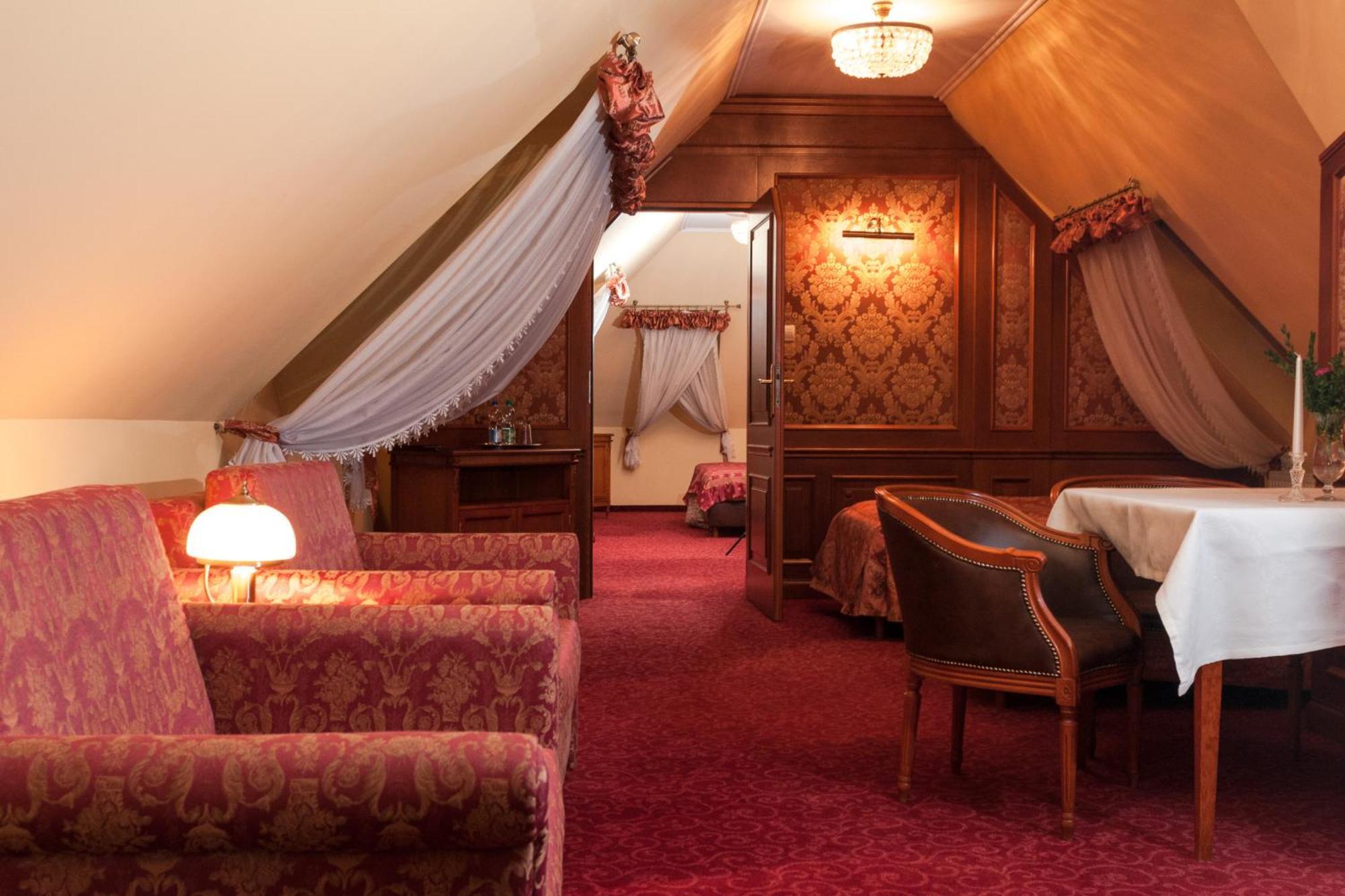 Hotel Korona Сандомир Екстериор снимка