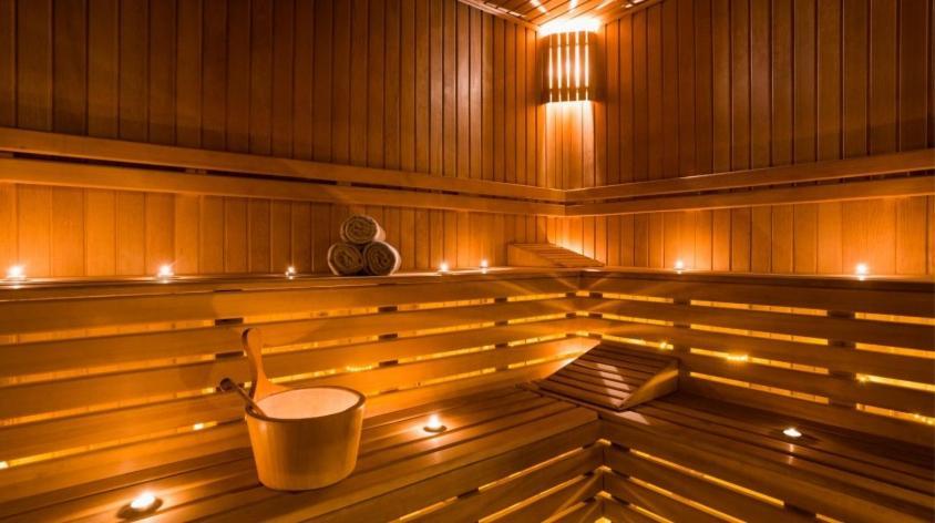 Hotel Korona Сандомир Екстериор снимка