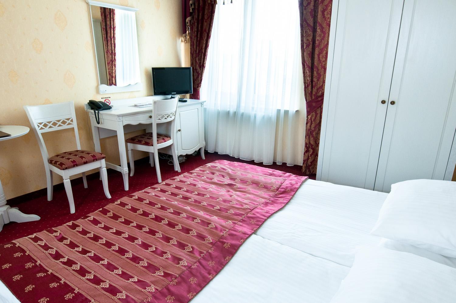 Hotel Korona Сандомир Екстериор снимка