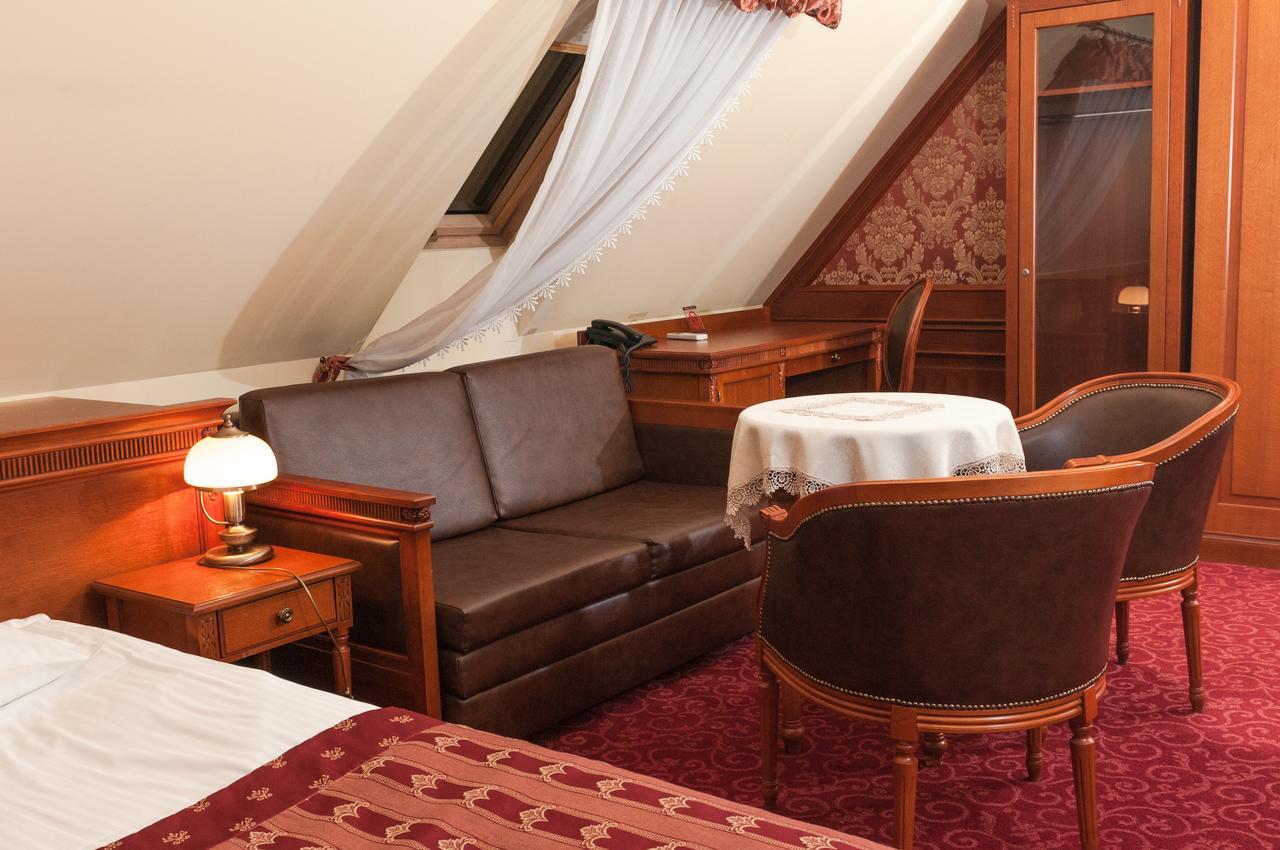 Hotel Korona Сандомир Екстериор снимка