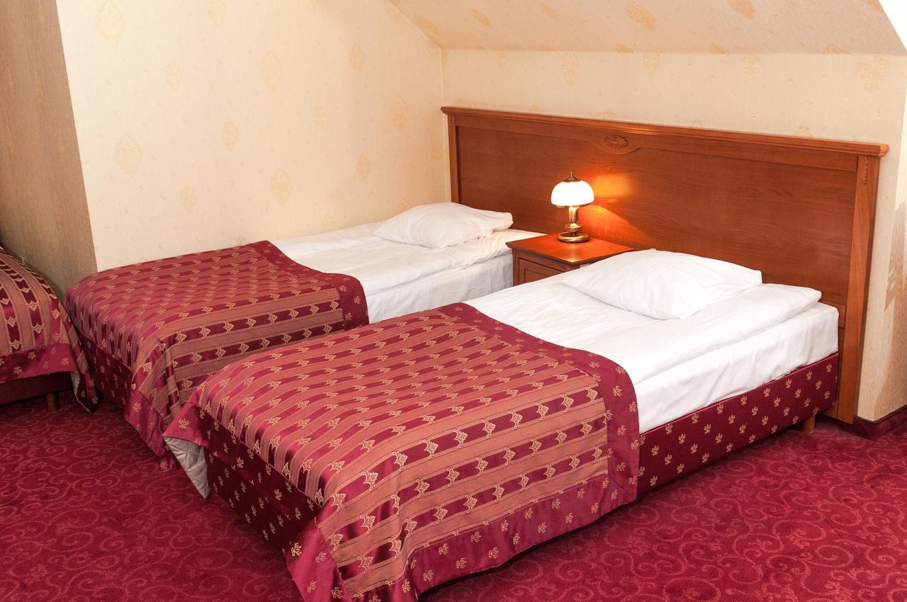 Hotel Korona Сандомир Екстериор снимка