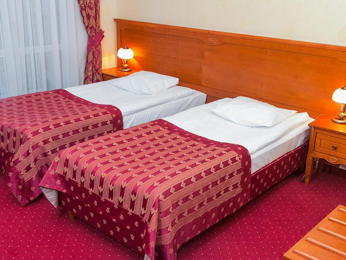 Hotel Korona Сандомир Екстериор снимка