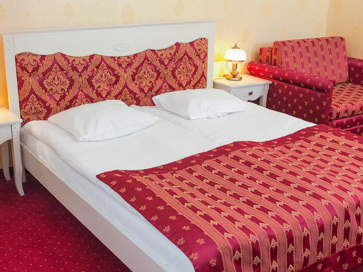 Hotel Korona Сандомир Екстериор снимка
