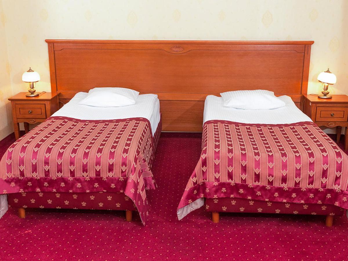 Hotel Korona Сандомир Екстериор снимка