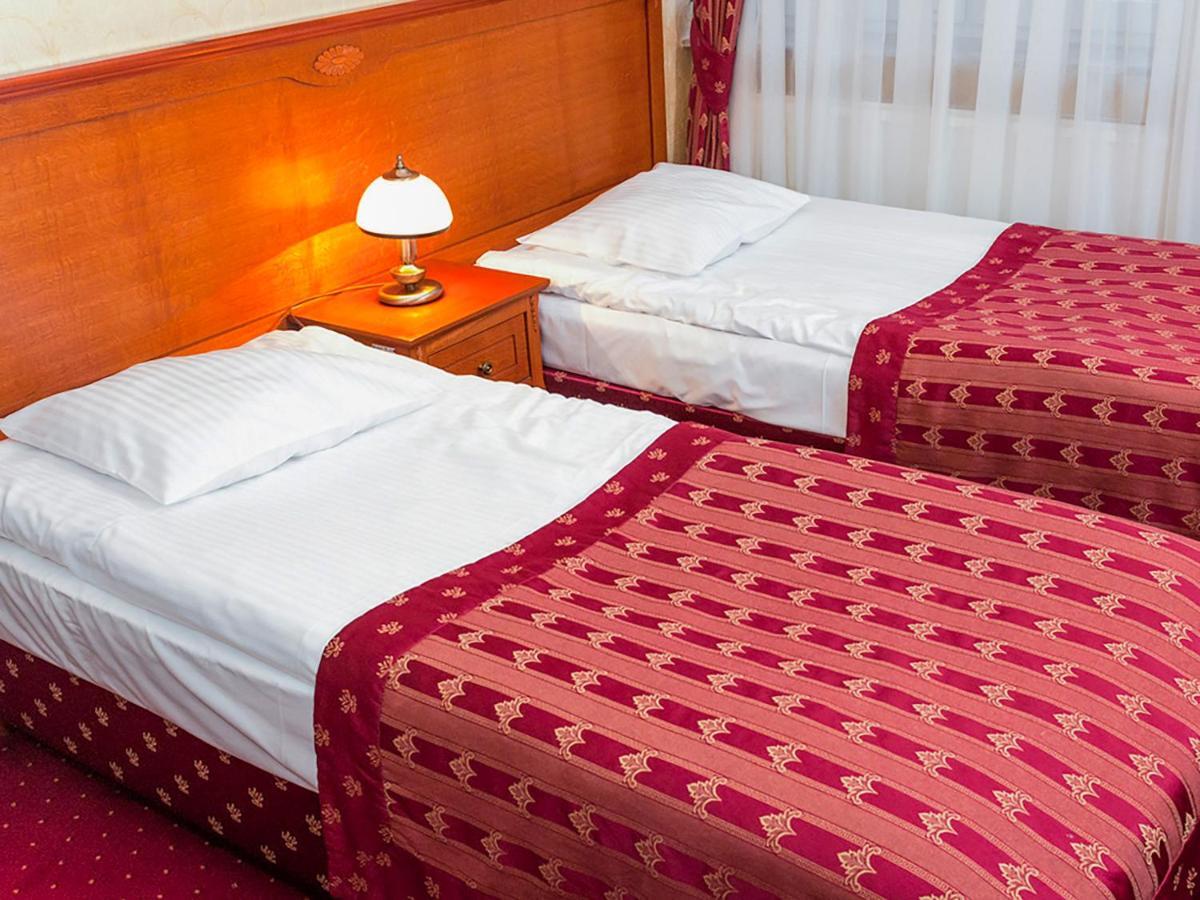 Hotel Korona Сандомир Екстериор снимка