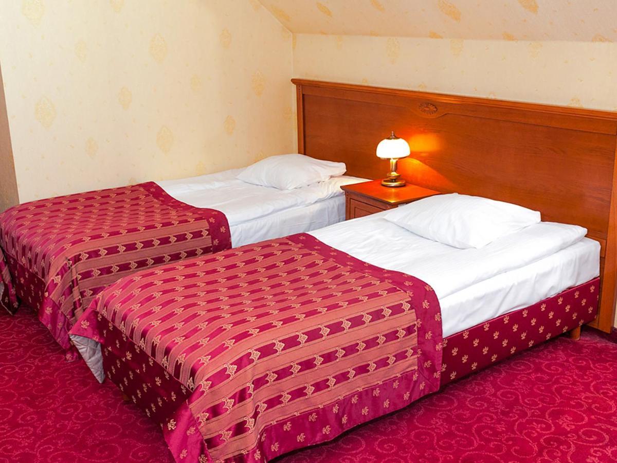 Hotel Korona Сандомир Екстериор снимка